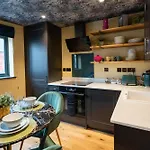Dreamer - 1 Bedroom Luxury Apartment By Mint Stays